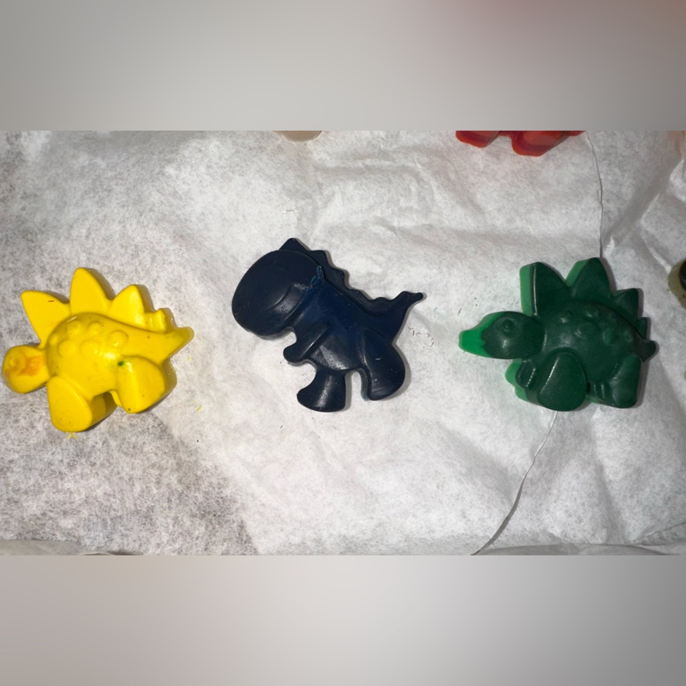 Handmade Dino Crayon Set Of 8-❄️ - Picture 9 of 9